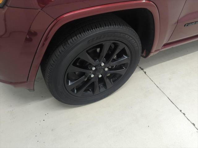 Photo of 2020 Velvet Red Pearlcoat Jeep Grand Cherokee
