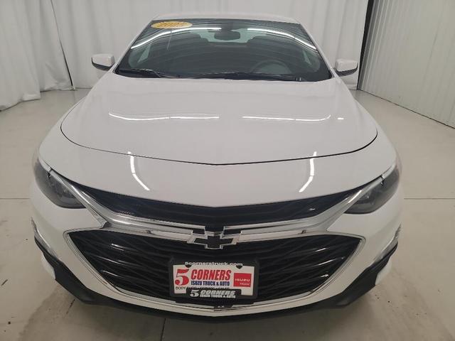 Photo of 2025 Summit White Chevrolet Malibu