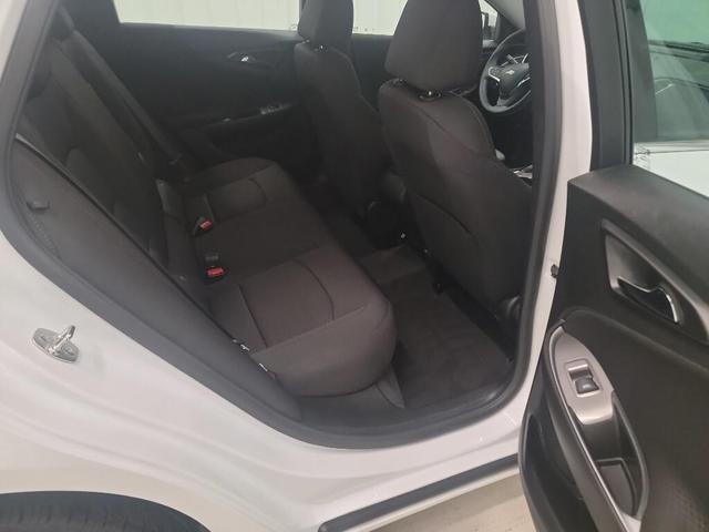 Photo of 2025 Summit White Chevrolet Malibu