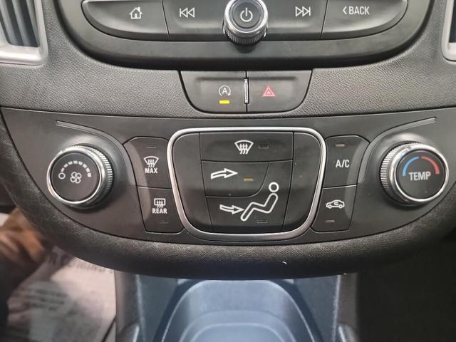 Photo of 2025 Summit White Chevrolet Malibu