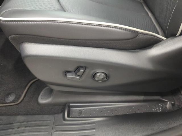 Photo of 2025 Fathom Blue Pearlcoat Chrysler Pacifica