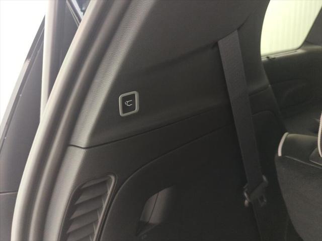 Photo of 2025 Fathom Blue Pearlcoat Chrysler Pacifica