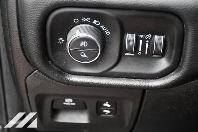Photo of 2019 Granite Crystal Metallic Clearcoat RAM 1500
