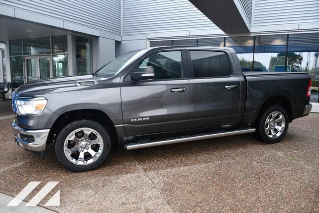 Photo of 2019 Granite Crystal Metallic Clearcoat RAM 1500