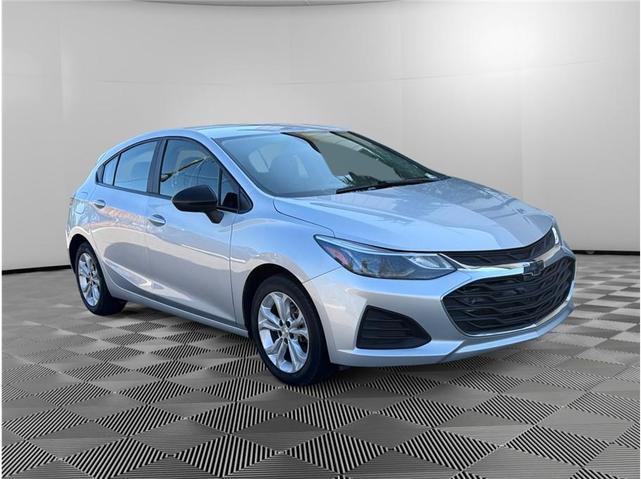 Photo of 2019 Silver Chevrolet Cruze