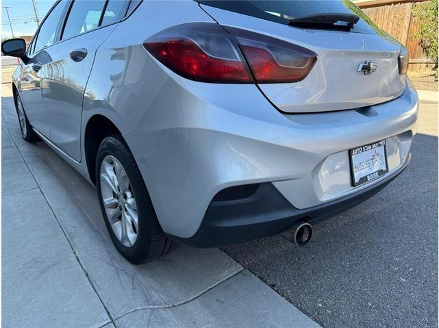 Photo of 2019 Silver Chevrolet Cruze