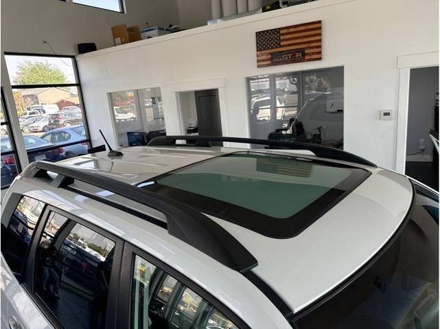 Photo of 2011 Satin White Pearl Subaru Forester