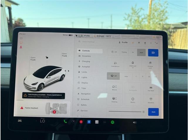 Photo of 2018 White Tesla Model 3