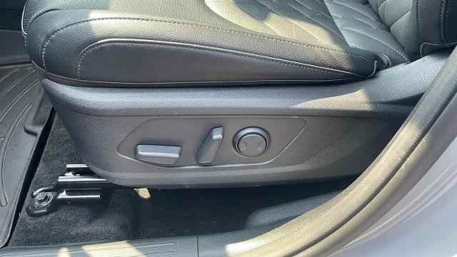 Photo of 2023 Gray Kia Sportage