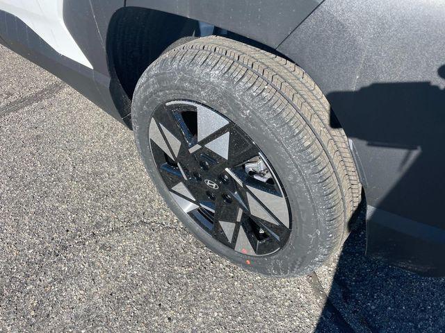 Photo of 2025 Atlas White Hyundai KONA