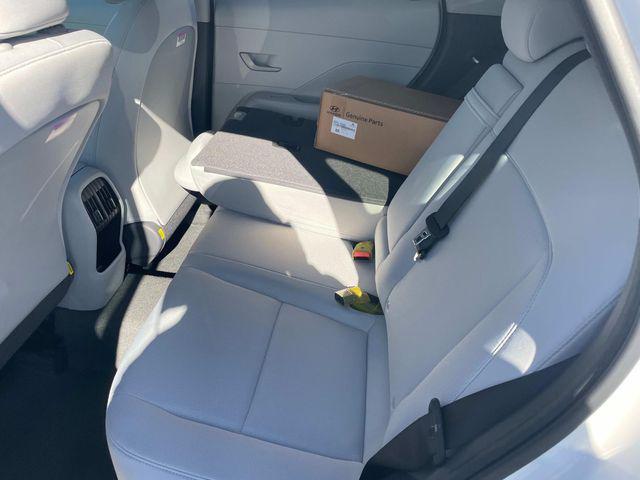 Photo of 2025 Atlas White Hyundai KONA