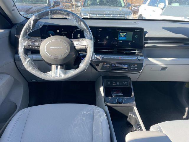 Photo of 2025 Atlas White Hyundai KONA