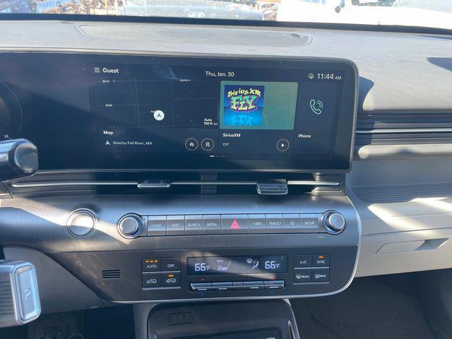 Photo of 2025 Atlas White Hyundai KONA