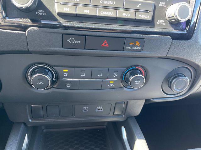 Photo of 2023 Super Black Nissan Frontier