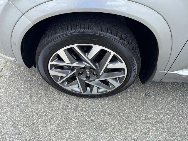 Photo of 2022 Shimmering Silver Hyundai SANTA FE