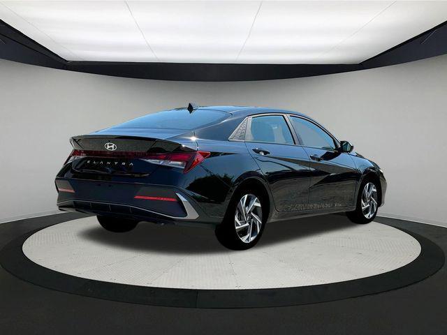 Photo of 2025 Abyss Black Hyundai ELANTRA