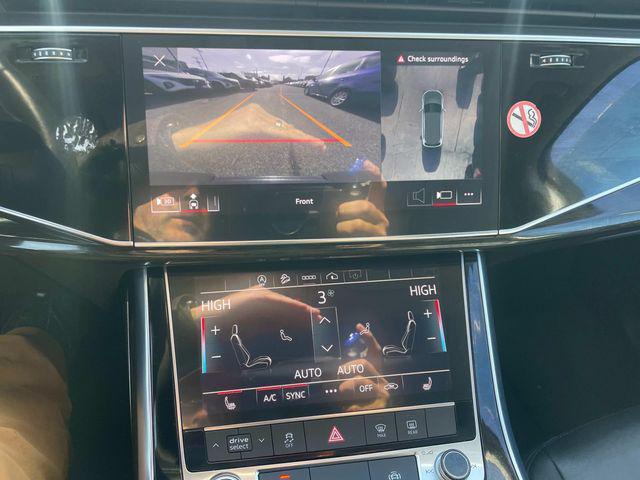 Photo of 2024 Mythos Black Metallic Audi Q7