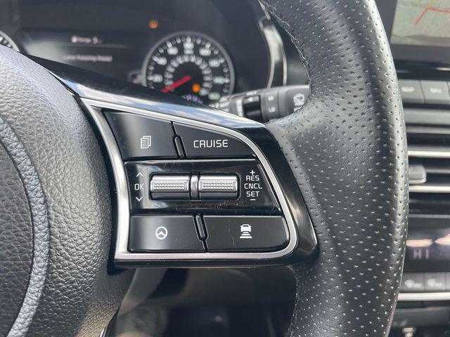 Photo of 2023 Cherry Black Kia Seltos