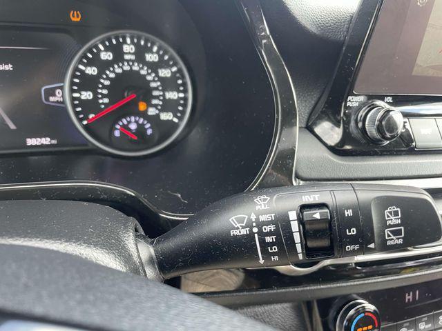 Photo of 2023 Cherry Black Kia Seltos