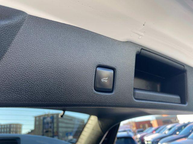 Photo of 2022 Star White Metallic Tri-Coat Ford Escape