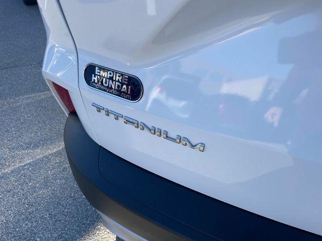 Photo of 2022 Star White Metallic Tri-Coat Ford Escape