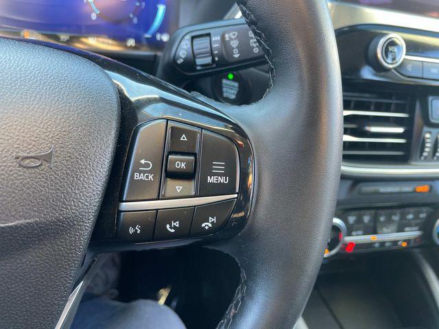 Photo of 2022 Star White Metallic Tri-Coat Ford Escape