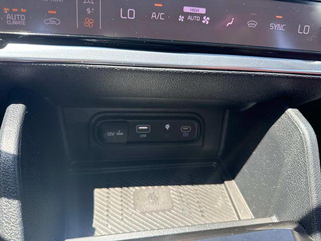 Photo of 2023 Wolf Gray Kia Sportage