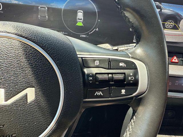 Photo of 2023 Wolf Gray Kia Sportage