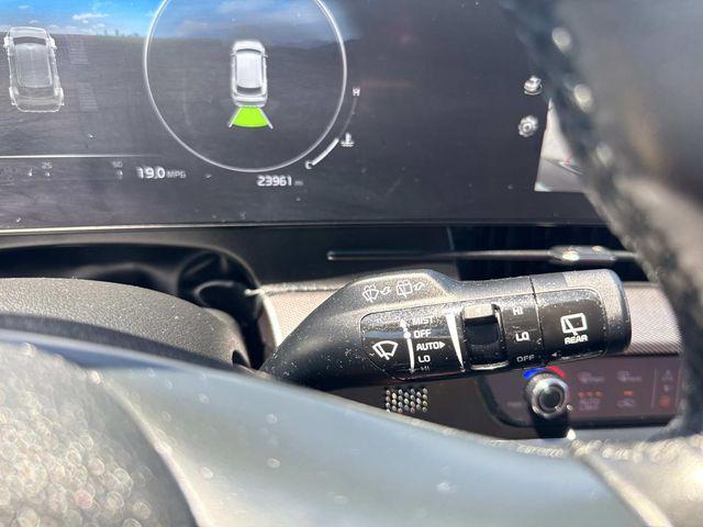 Photo of 2023 Wolf Gray Kia Sportage