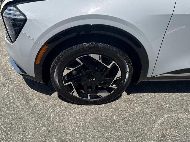 Photo of 2023 Wolf Gray Kia Sportage
