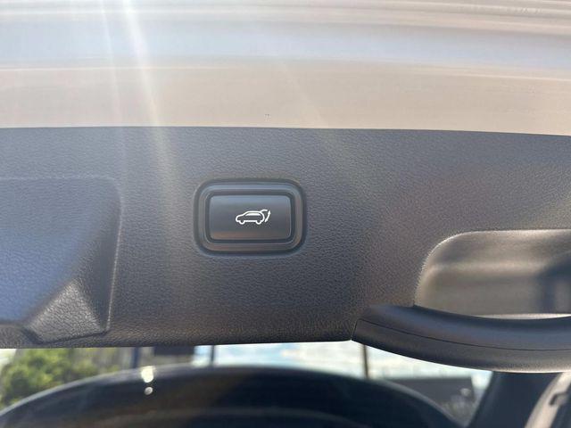 Photo of 2023 Wolf Gray Kia Sportage