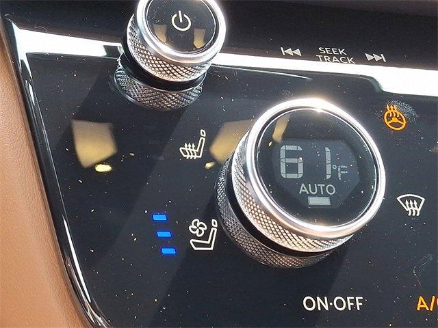 Photo of 2026 Radiant White/Black Obsidian INFINITI QX60