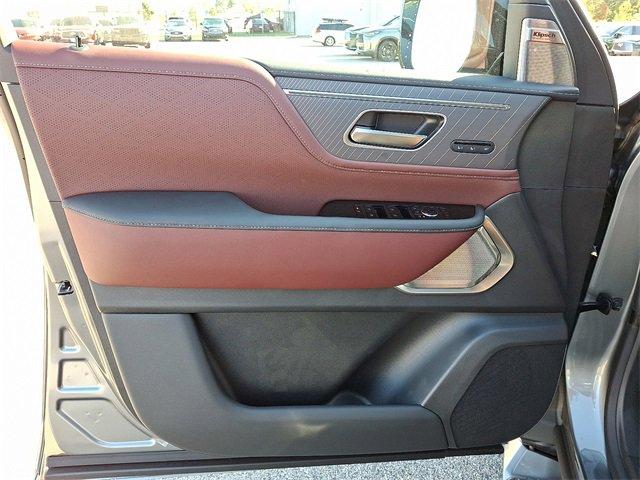 Photo of 2026 Dynamic Metal/Black Obsidian INFINITI QX80