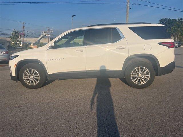 Photo of 2023 Summit White Chevrolet Traverse