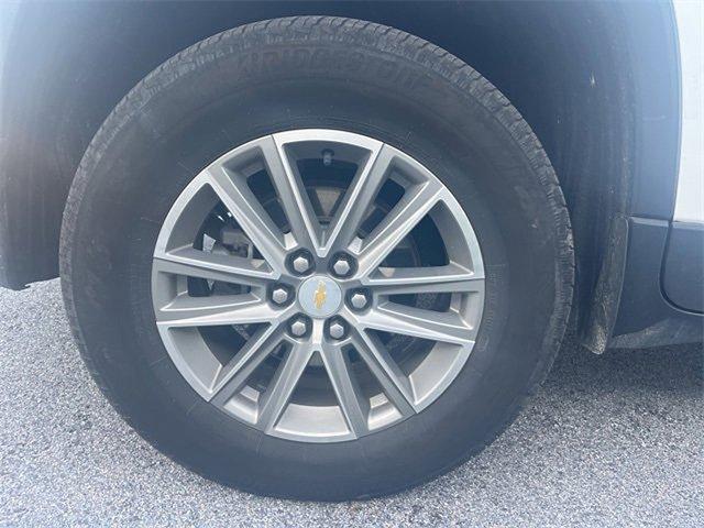 Photo of 2023 Summit White Chevrolet Traverse