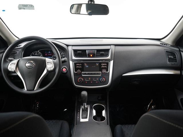 Photo of 2017 Brilliant Silver Metallic Nissan Altima