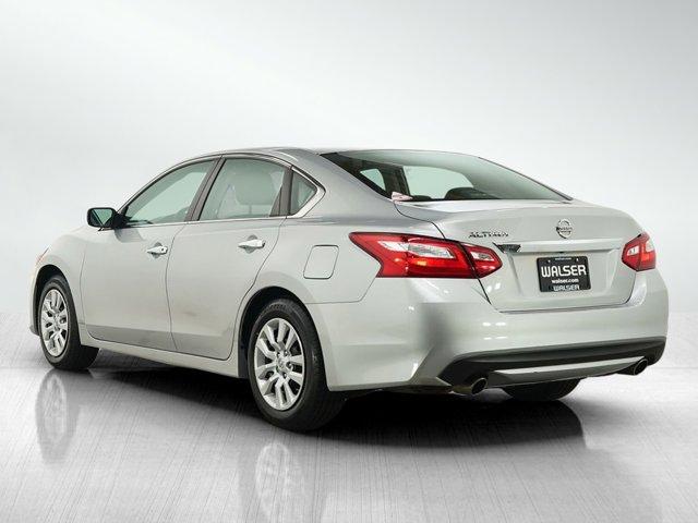 Photo of 2017 Brilliant Silver Metallic Nissan Altima
