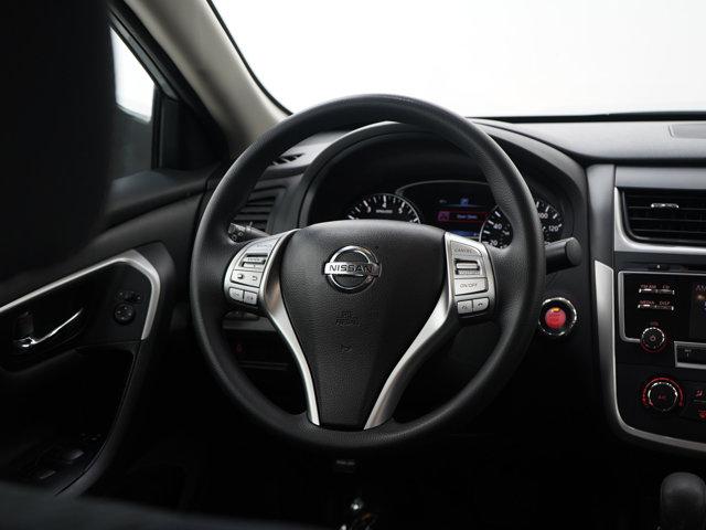 Photo of 2017 Brilliant Silver Metallic Nissan Altima