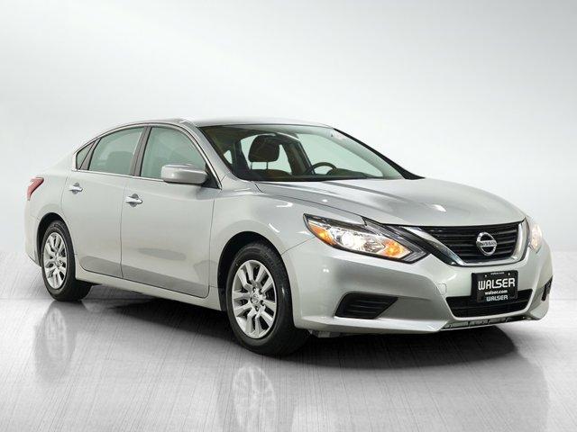 Photo of 2017 Brilliant Silver Metallic Nissan Altima