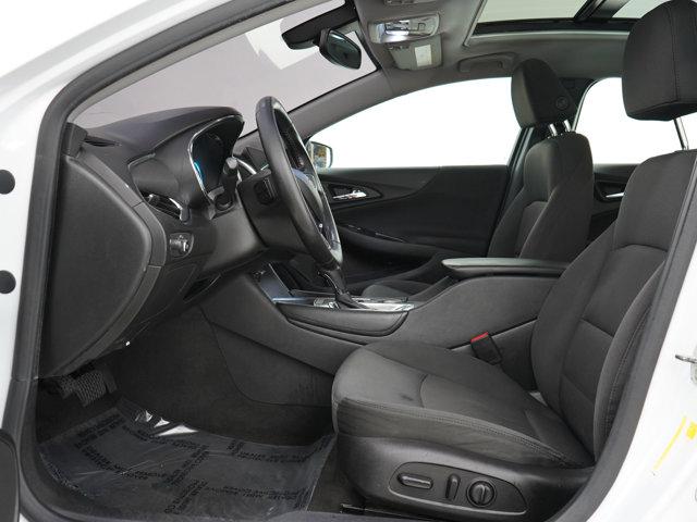 Photo of 2018 Summit White Chevrolet Malibu