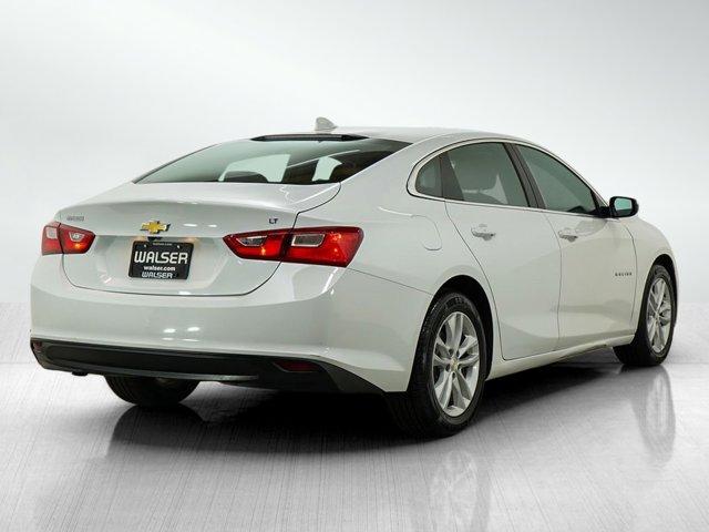 Photo of 2018 Summit White Chevrolet Malibu