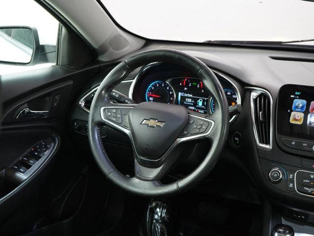 Photo of 2018 Summit White Chevrolet Malibu