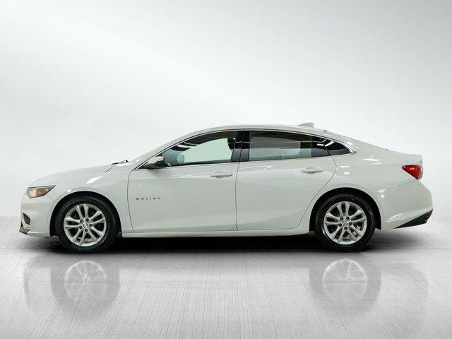 Photo of 2018 Summit White Chevrolet Malibu