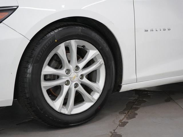 Photo of 2018 Summit White Chevrolet Malibu