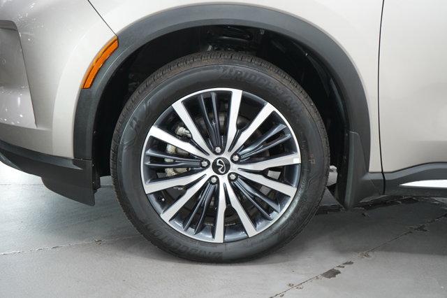 Photo of 2025 Warm Titanium INFINITI QX60