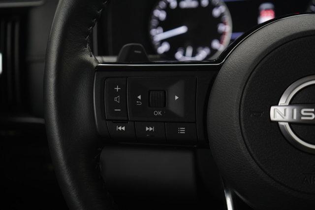 Photo of 2023 Pearl White Tricoat Nissan Pathfinder