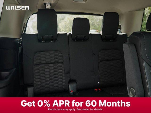 Photo of 2025 Everest White Pearl Tricoat Nissan Pathfinder