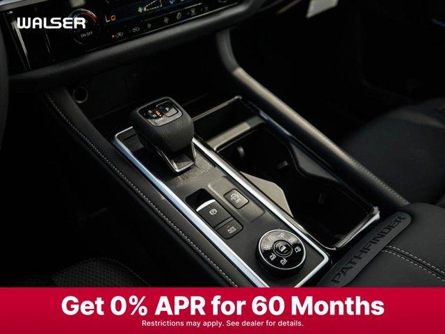 Photo of 2025 Everest White Pearl Tricoat Nissan Pathfinder