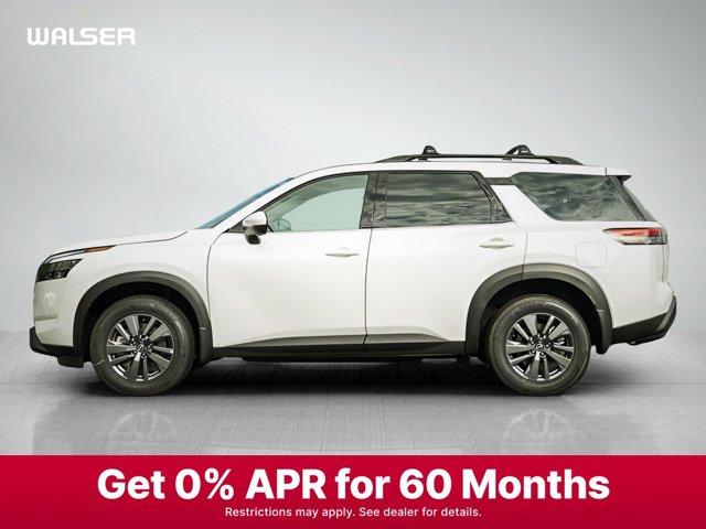 Photo of 2025 Everest White Pearl Tricoat Nissan Pathfinder