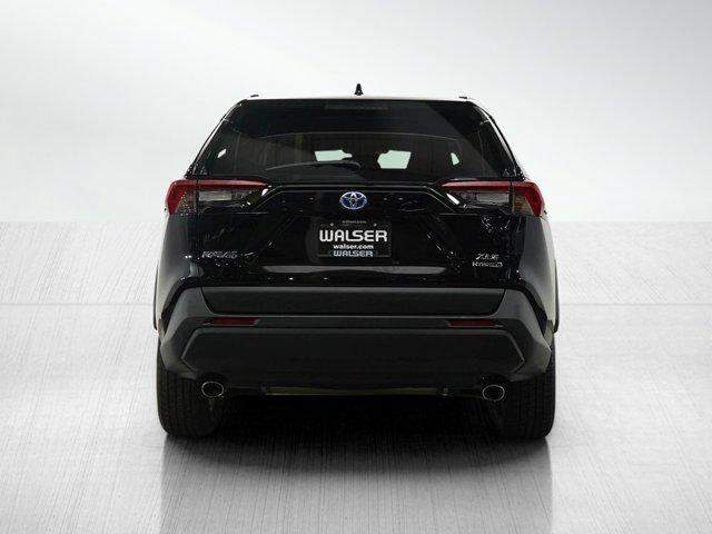 Photo of 2023 Rapid Red Metallic Tinted Clearcoat Ford Escape